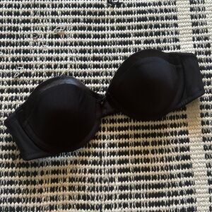 Warner’s size 36A black strapless bra